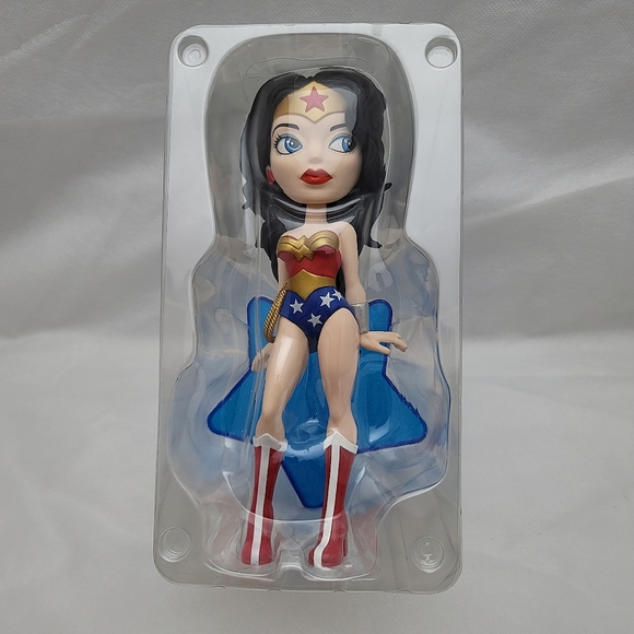 Vinyl Sugar DC Comics Vinyl Vixens Wonder Woman - Picture 7 of 11